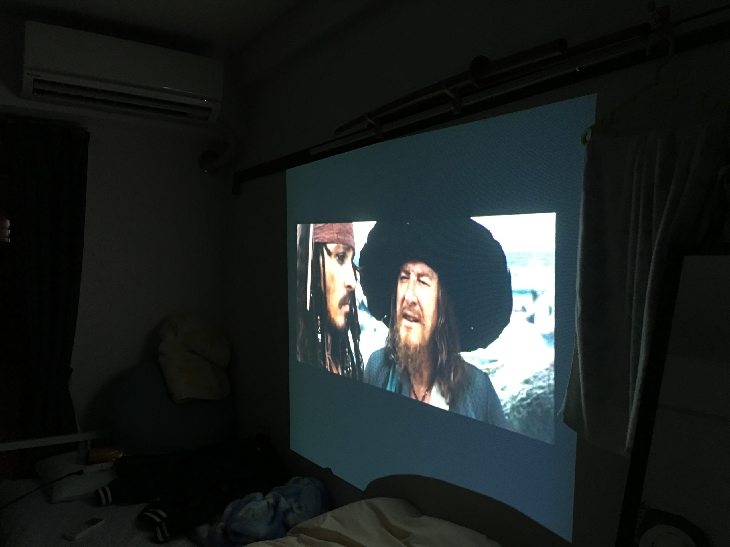 ミニシアターを買ってお家映画